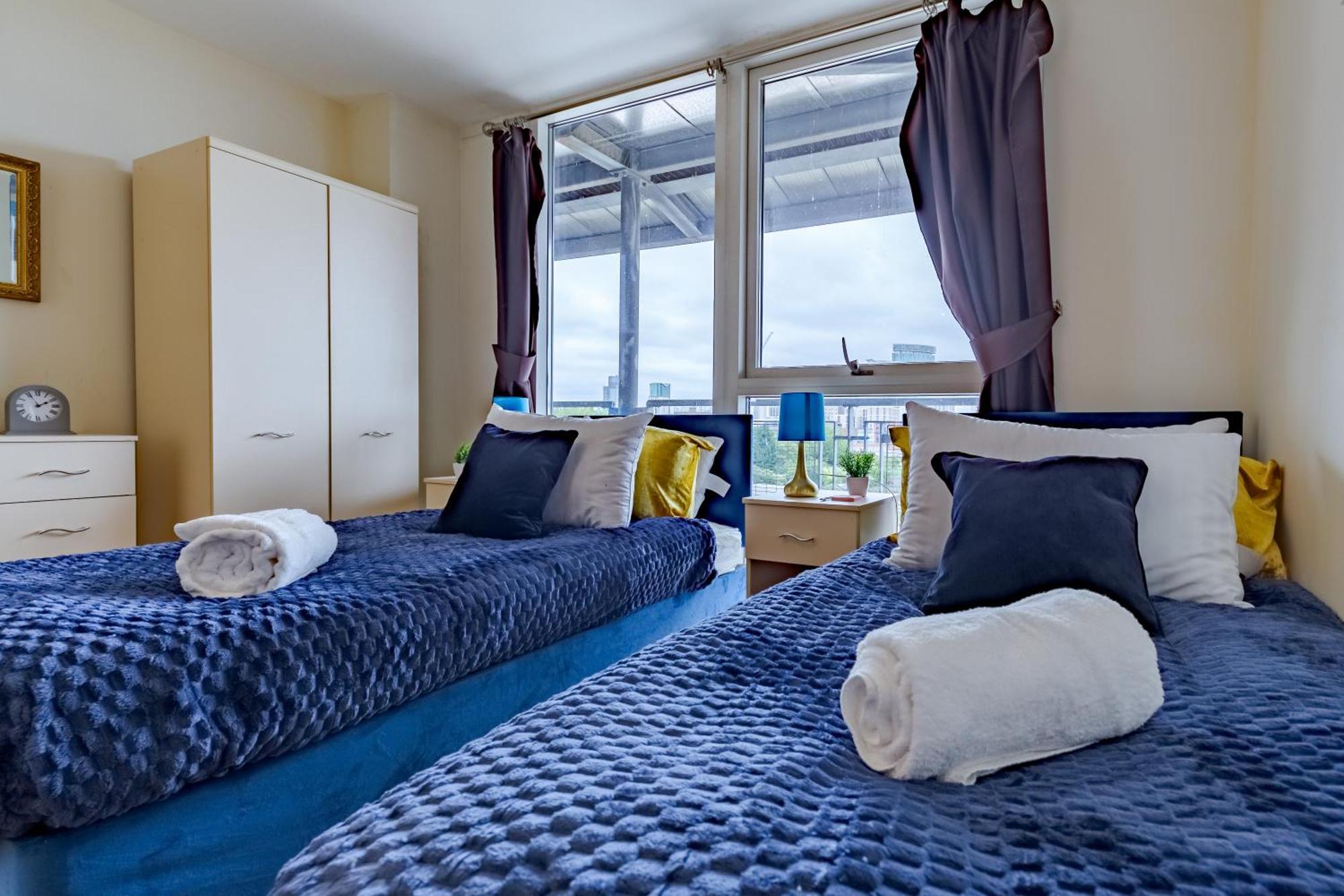 Casa Maroon I Comfy I Quiet I Home Away From Home Birmingham Esterno foto